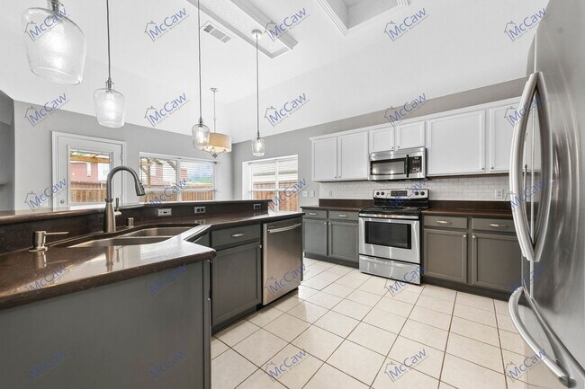 Building Photo - 6603 Fairlawn Dr