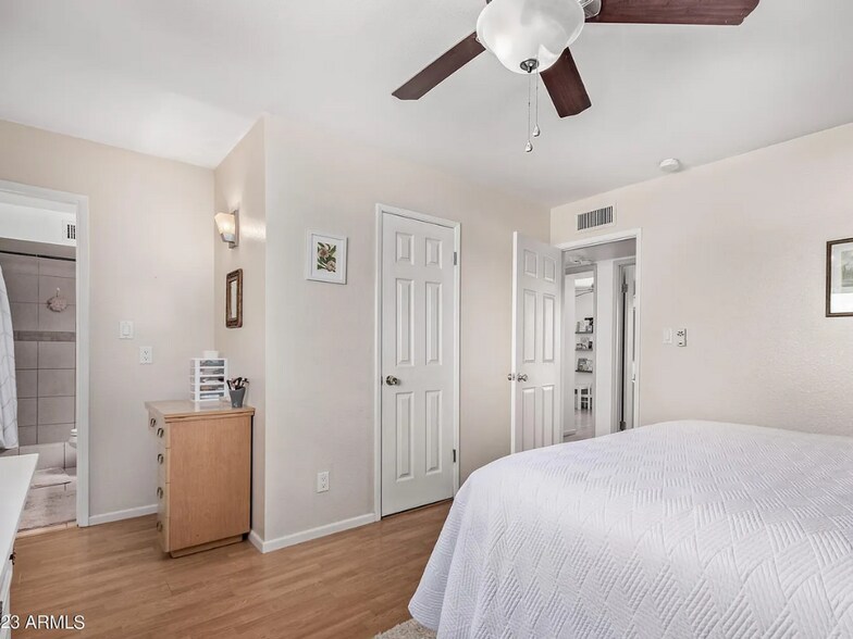 MAster En suite Mesa, Arizona - 222 W Ivyglen St