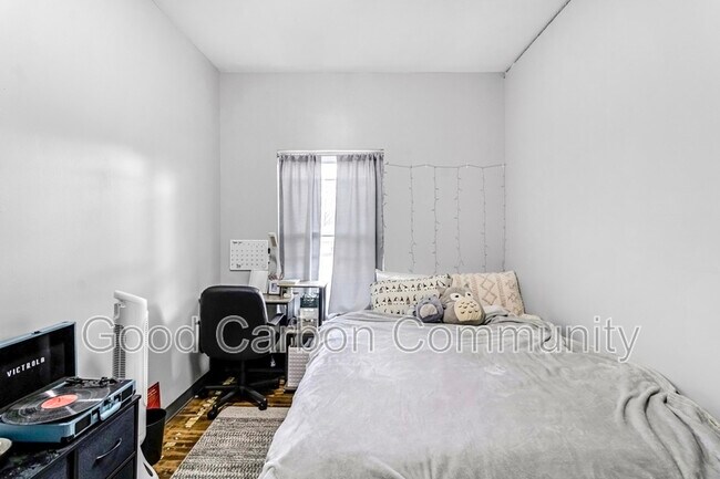 Building Photo - 30 Water St