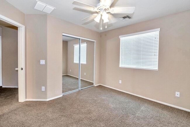 Building Photo - 4058 E Carla Vista Dr