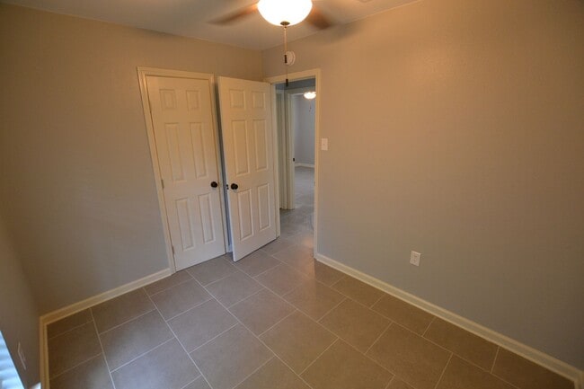 Building Photo - Must See!  Newly remodeled, 3 bdroom, 1.5 bath home in Mayfair North Subdivision