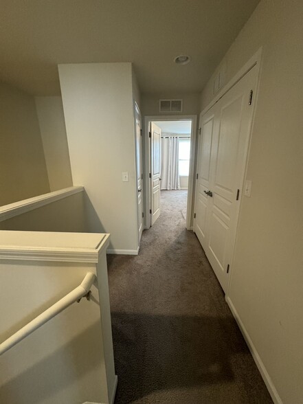 Building Photo - 2948 Glenbar Cir