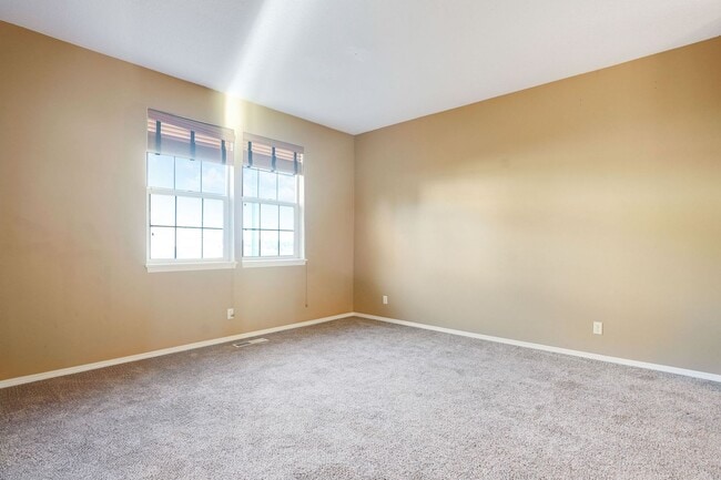 Building Photo - 4Bd/2.5Ba Two Story House - Available Soon!