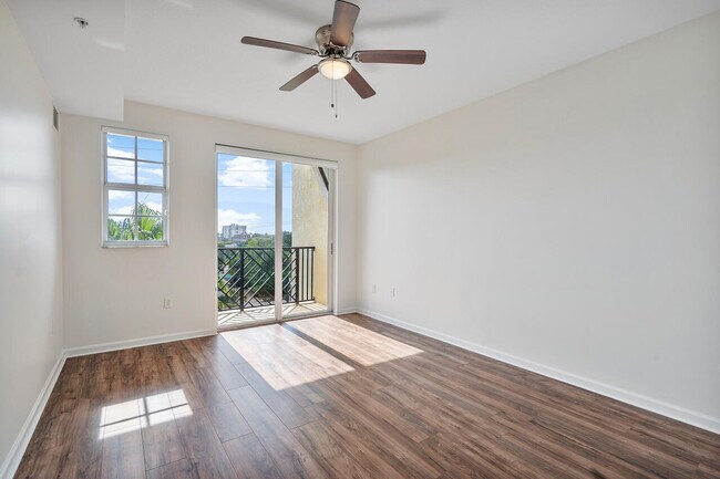 Building Photo - 235 NE 1st St