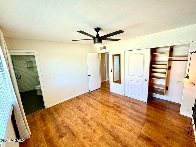 Building Photo - 3635 E Bloomfield Rd