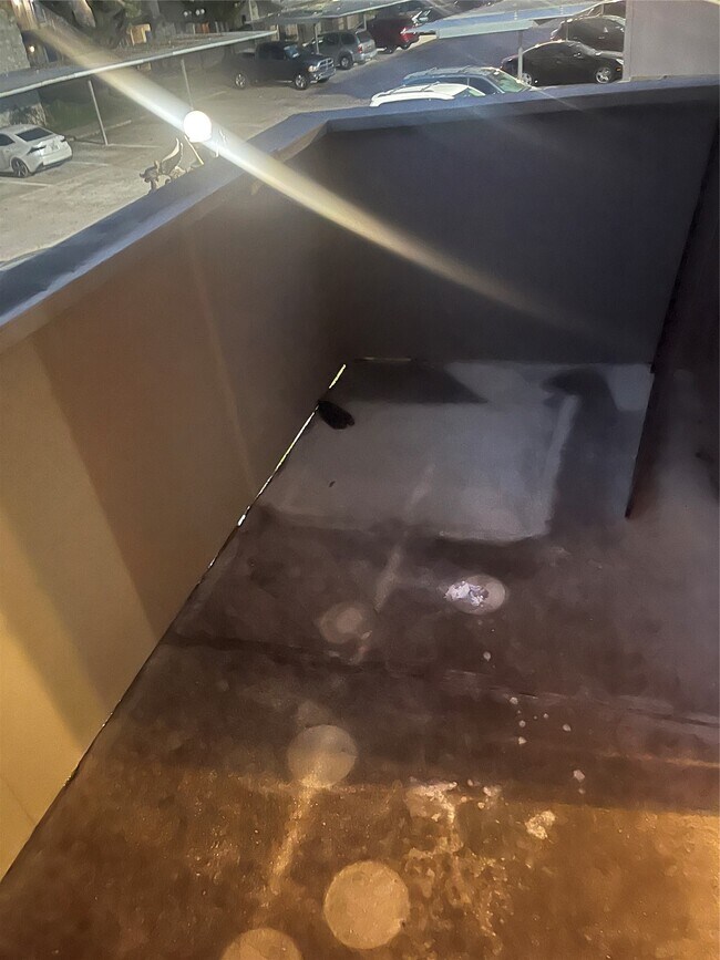 Building Photo - 9700 Leawood Blvd