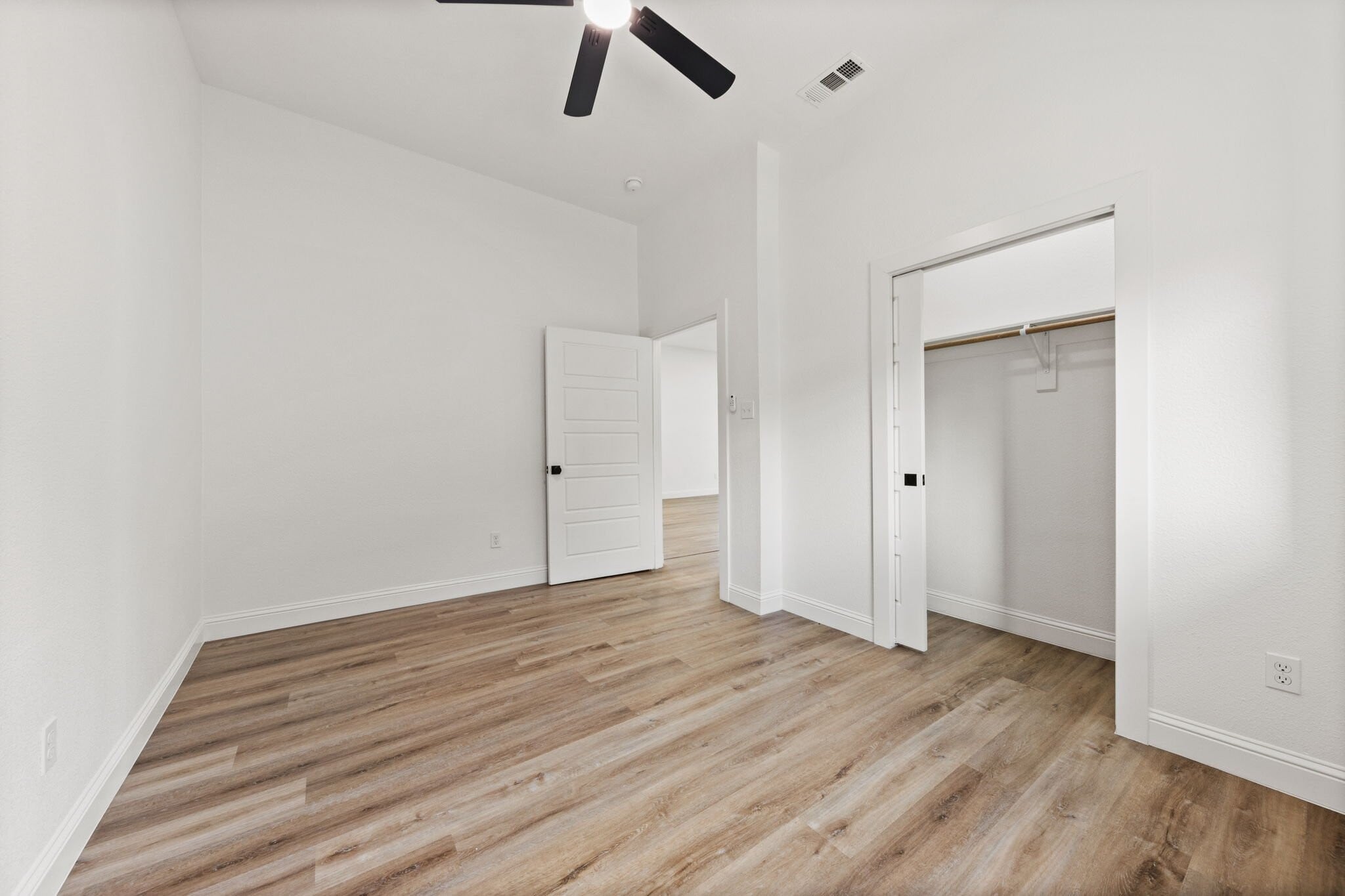 Building Photo - 1279 Bonham St