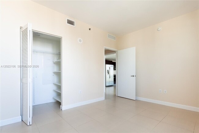 Building Photo - 951 Brickell Ave