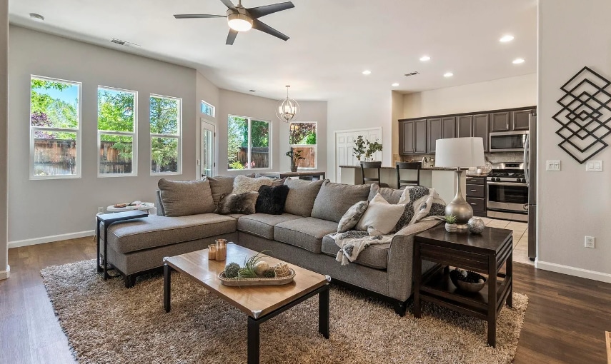 Building Photo - 10345 Coyote Creek Dr