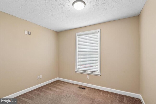 Building Photo - 1594 Lodge Pole Ct