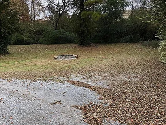 Large yard and fire pit - 2726 Wellman Dr