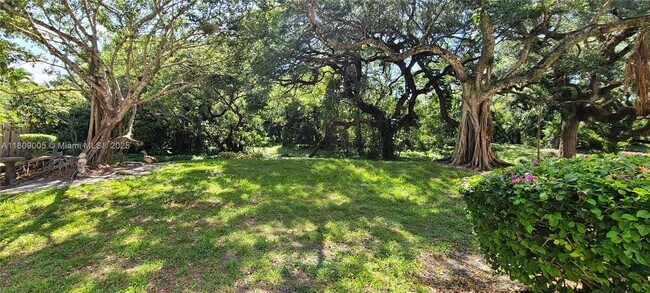 Building Photo - 9410 Live Oak Pl
