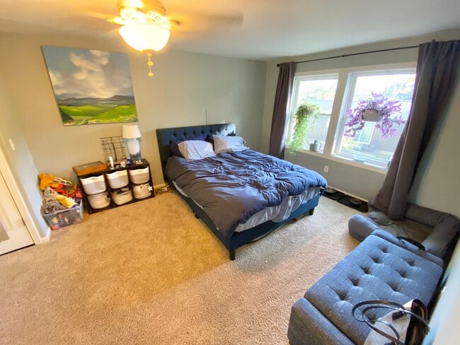 Building Photo - 3 Bedroom Condo in South Burlington VT Available 1/1/26!