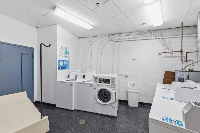 Building Photo - Industrial NYC-Style Loft | Battleship Building | 3 Parking Spots Included
