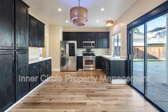 Building Photo - 342 Chaucer Dr