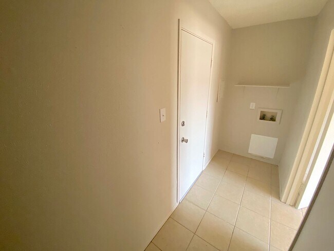 Building Photo - Northeast El Paso 4bed/2bath