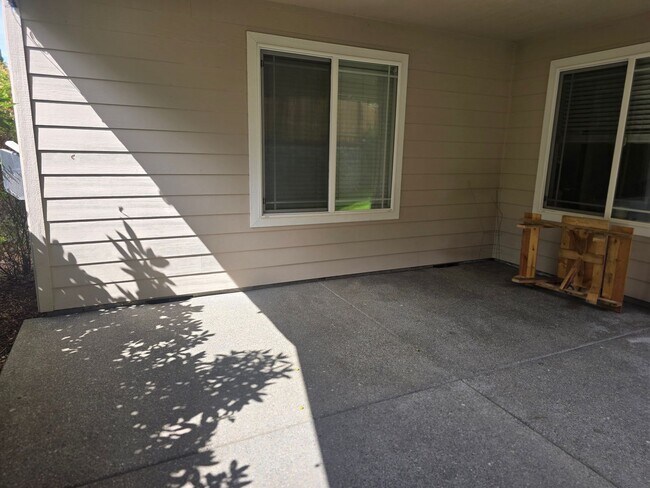 Building Photo - 2037 SE Marlen Dr