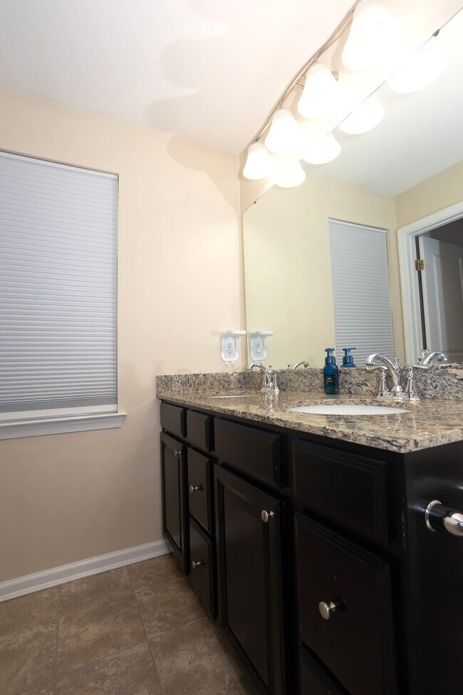 Building Photo - Exceptional 3-bedroom, 2.5-bathroom townhouse in the sought after community of The Villages at Cr...