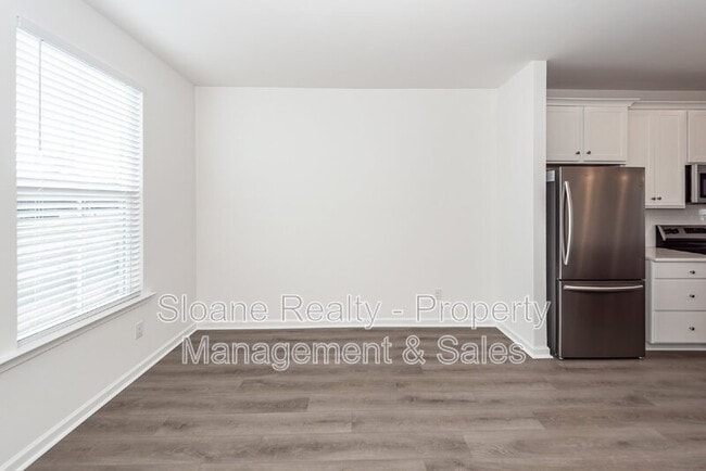 Building Photo - 4633 Forest Hills Dr