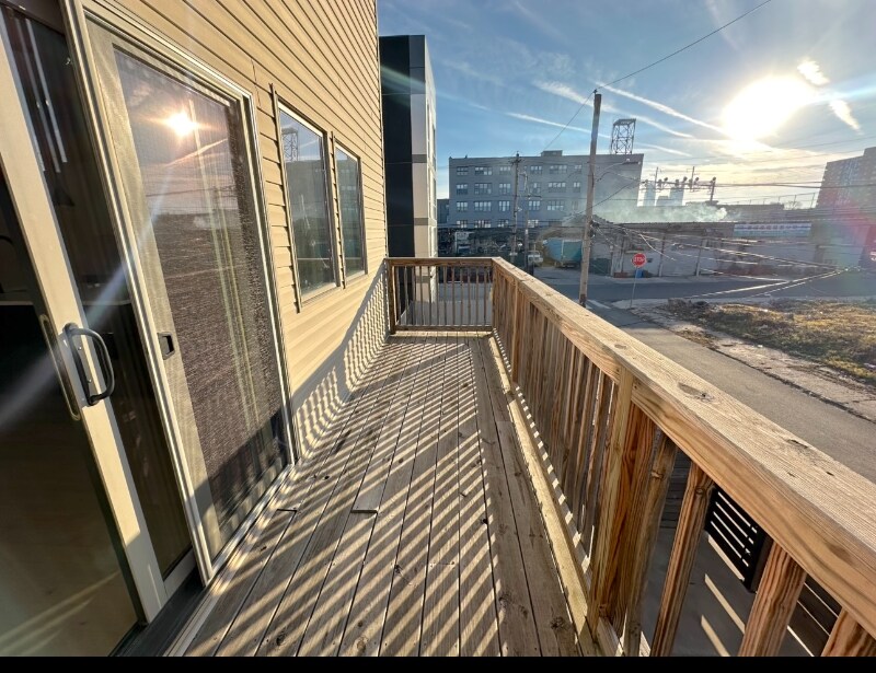 Building Photo - 1506 N 8th St