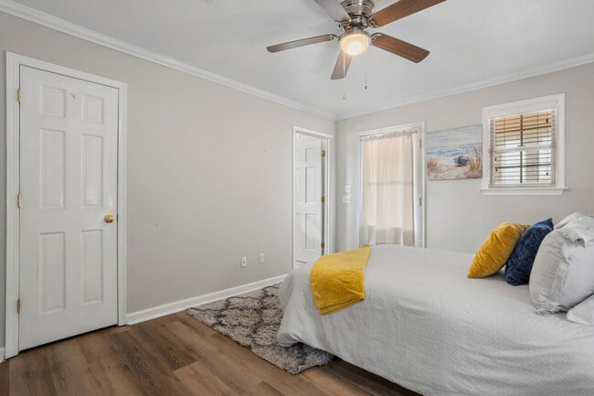 Building Photo - 426 Russell Ave