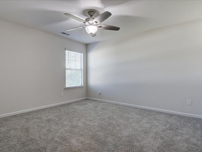 Building Photo - Beautiful 4 Bed, 3.5 Bath Rental with Gran...
