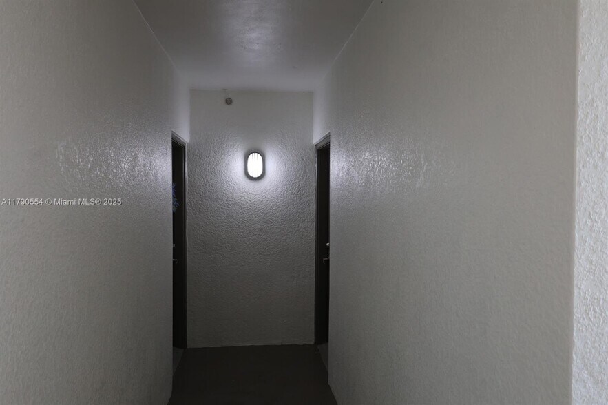 Building Photo - 6801 SW 44th St