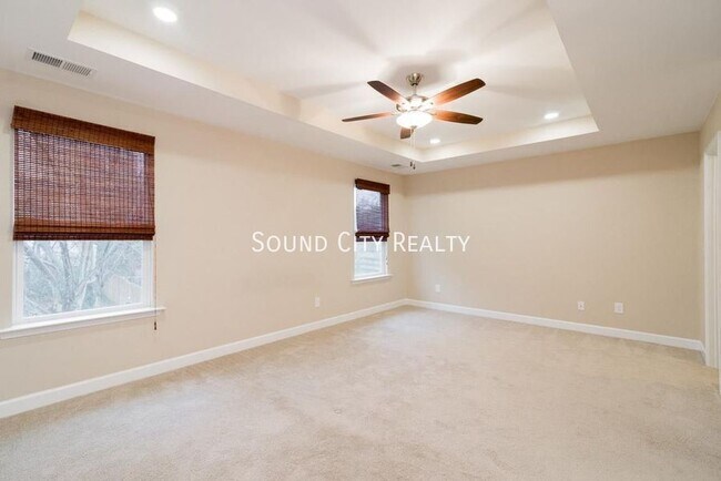 Building Photo - 1408-B Straightway Ave-