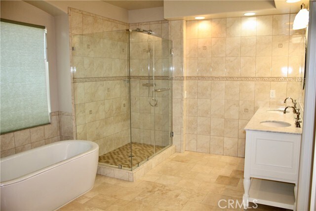 Building Photo - 42 Clear Creek