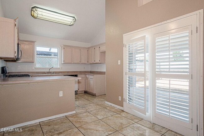 Building Photo - 3929 Tierra Marfil Rd