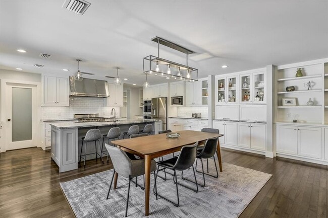 Building Photo - 3102 Foxfire Dr