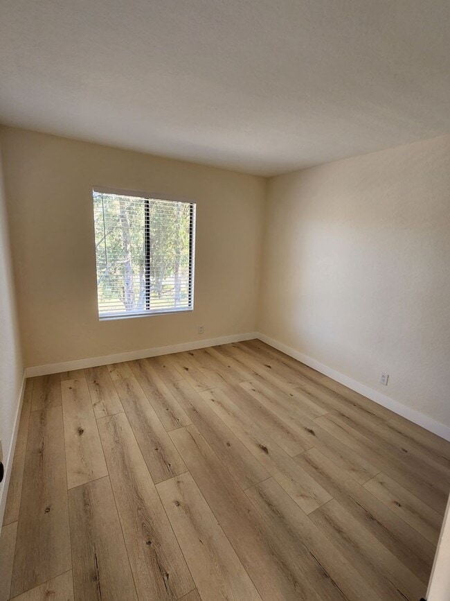 Building Photo - Scripps Ranch - Two Story Home - 3 Car Garage