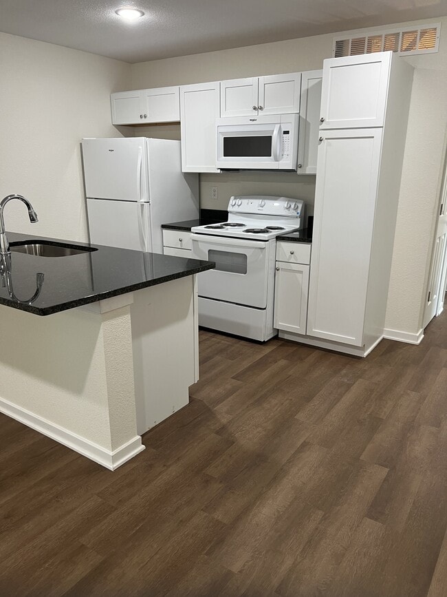 Building Photo - 217 Polk St