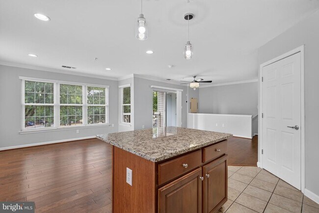 Building Photo - 12825 Fair Briar Ln