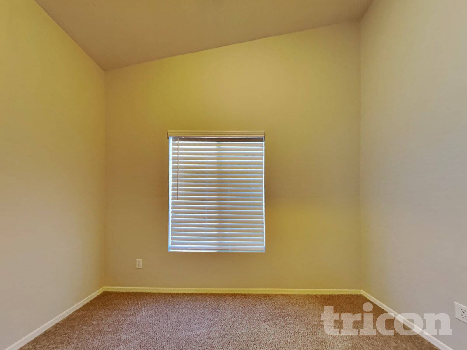 Building Photo - 12429 W Larkspur Rd