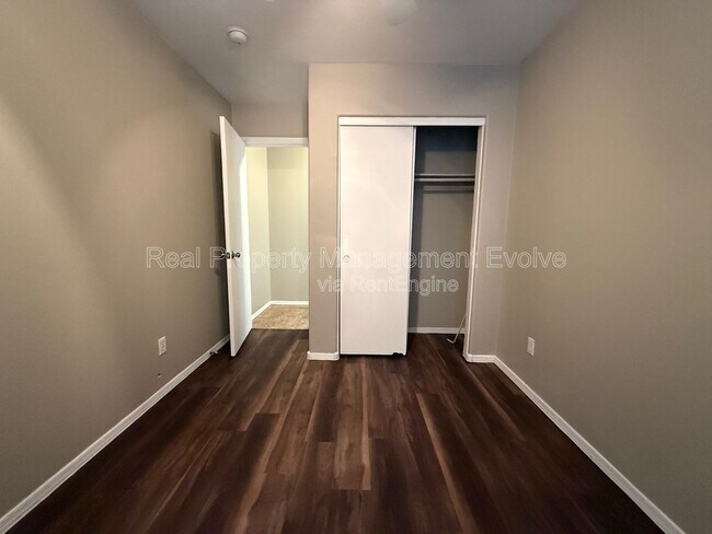 Building Photo - 5021 N 18th Ave