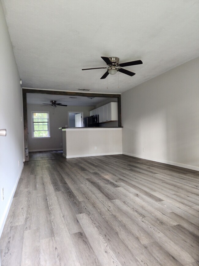 Building Photo - 4020 Southern Cross