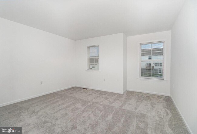 Building Photo - 7870 Briarwood Dr