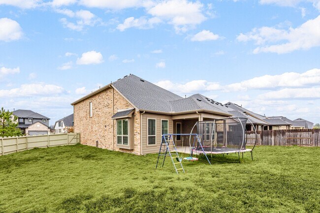 Building Photo - 17535 White Baneberry Dr