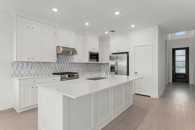 Building Photo - 6411 Symphony Wave Dr
