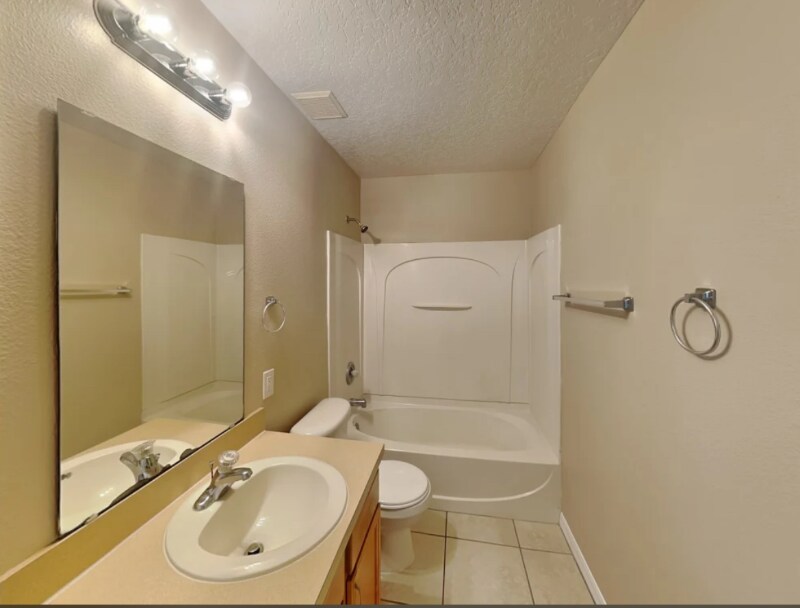 Building Photo - 88 Windrose Dr