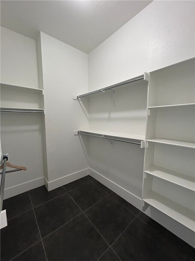 Building Photo - 606 Mill Pond Wy