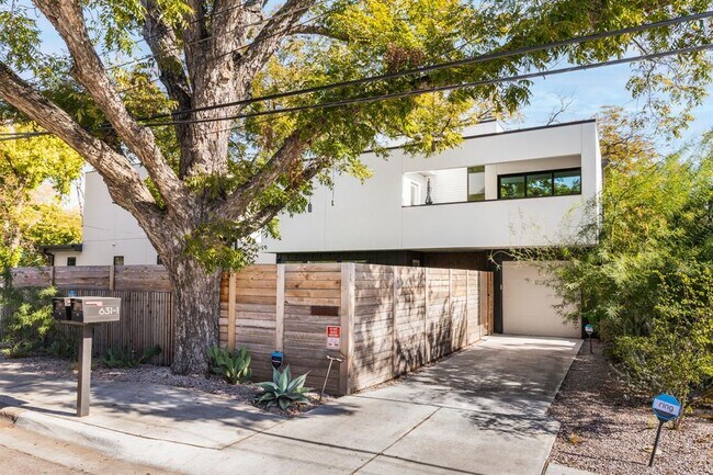 Building Photo - 631 Tillery St
