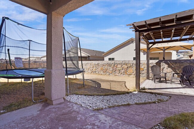 Building Photo - 3873 Loma Cortez Dr