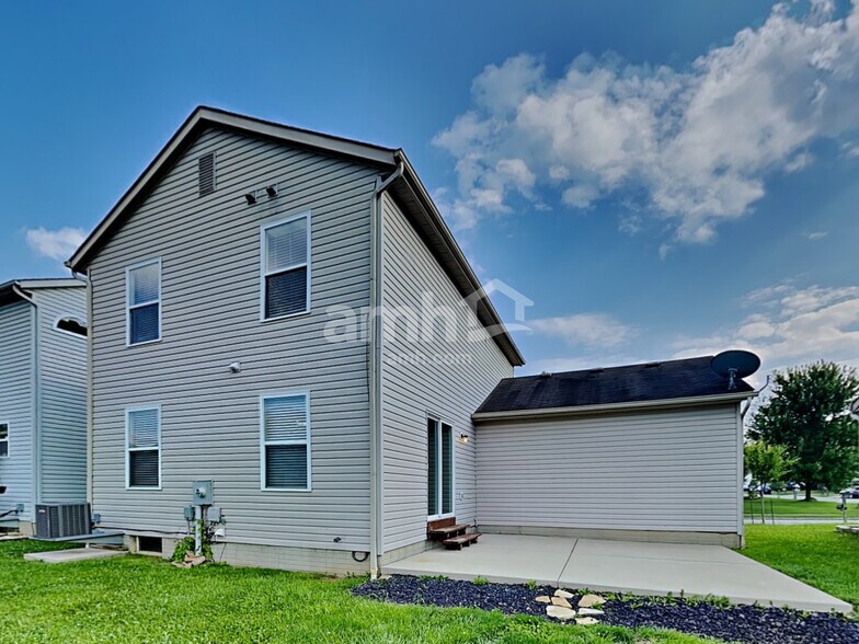 Building Photo - 7660 Farm Hill Dr