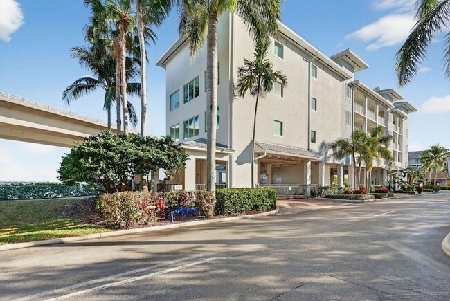 Building Photo - 415 NW Flagler Ave