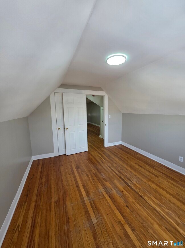 Building Photo - 396 W Main St