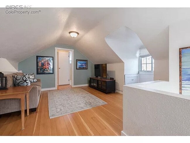 Building Photo - Stunning 4 bed, 2 bath Boulder Home Near Chautauqua! Available July 5th!