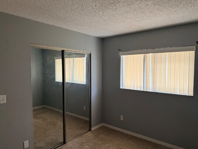 Building Photo - Adorable 2 Bedroom, 1 Bathroom, 1 Car Garage Home on a Large Corner Lot for rent.