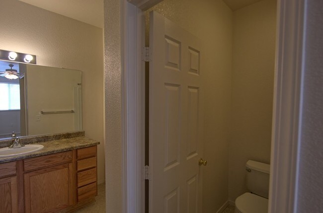 Building Photo - Willow Way Apartments